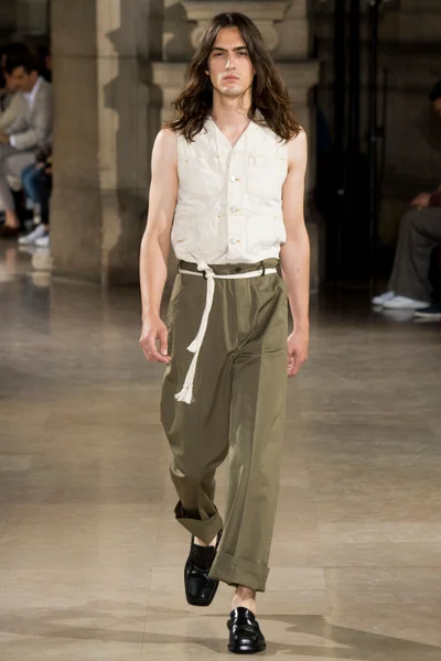 Look 12